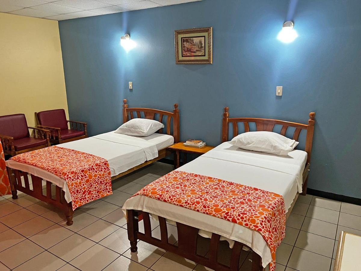 Sundeck Suites Boissiere Village Buitenkant foto